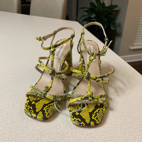 Antonio Melani Bayslie Leather Knotted Sandals - Picture 5 of 11